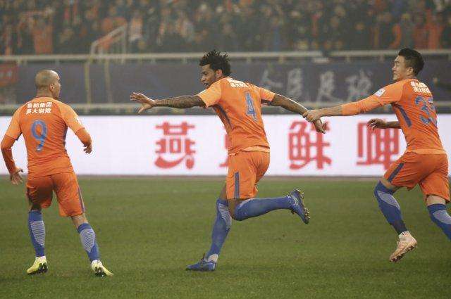  谢菲联顽强斗志显神威，补时扳平保住希望